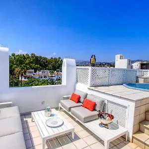 Apartment 1080 Beachfront Penthouse 3 Floors Jacuzzi 2 Pools Wifi Roof Terrace, Marbella